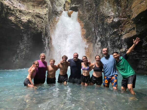 la leona waterfall